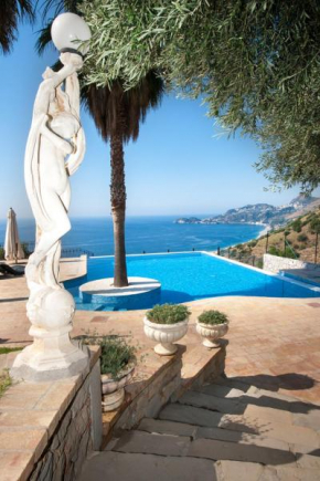 Villa Le Suites Sul Golfo Di Taormina,con piscina infinity a strapiombo sul mare